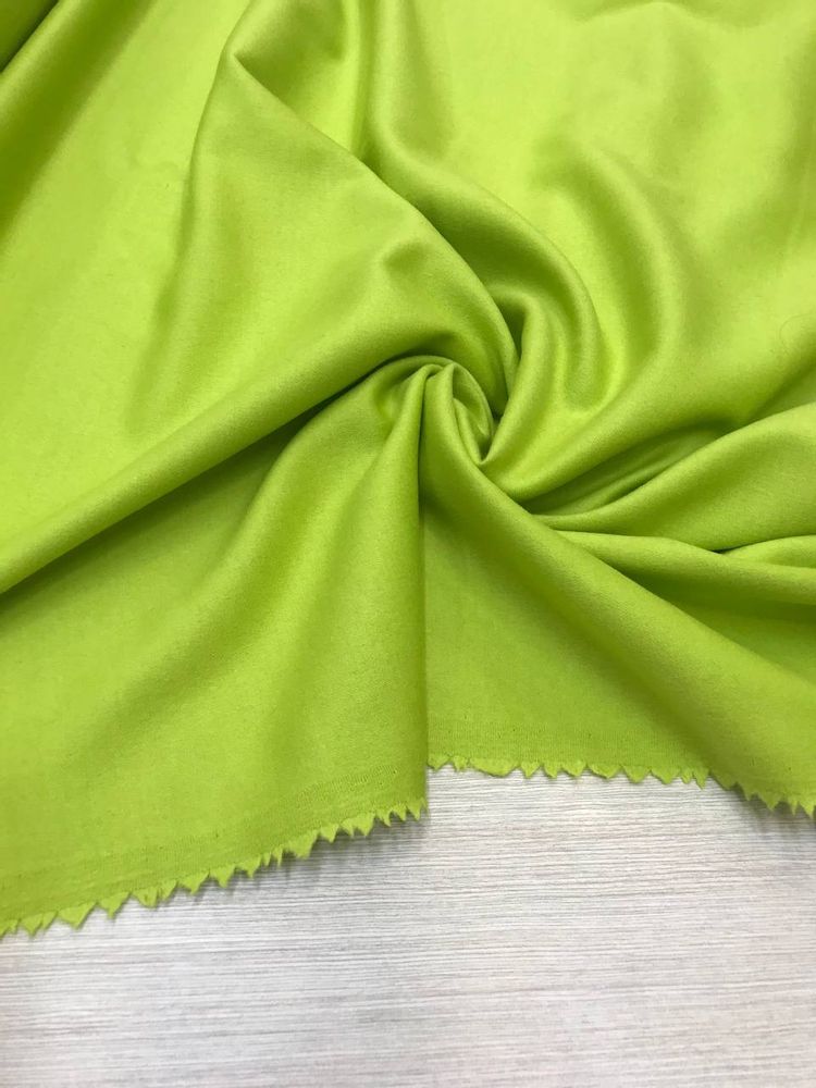 Костюмный кашемир с шерстью салатового цвета