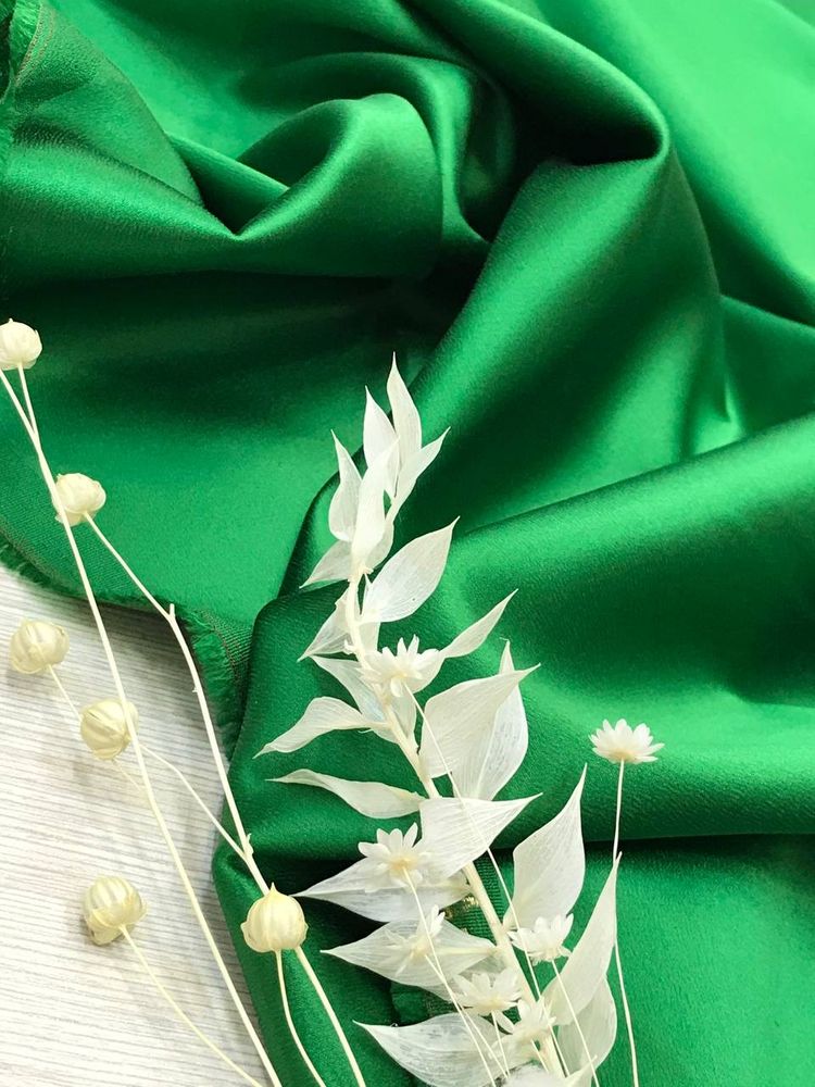 Шелк атласный с эластаном DG зеленый