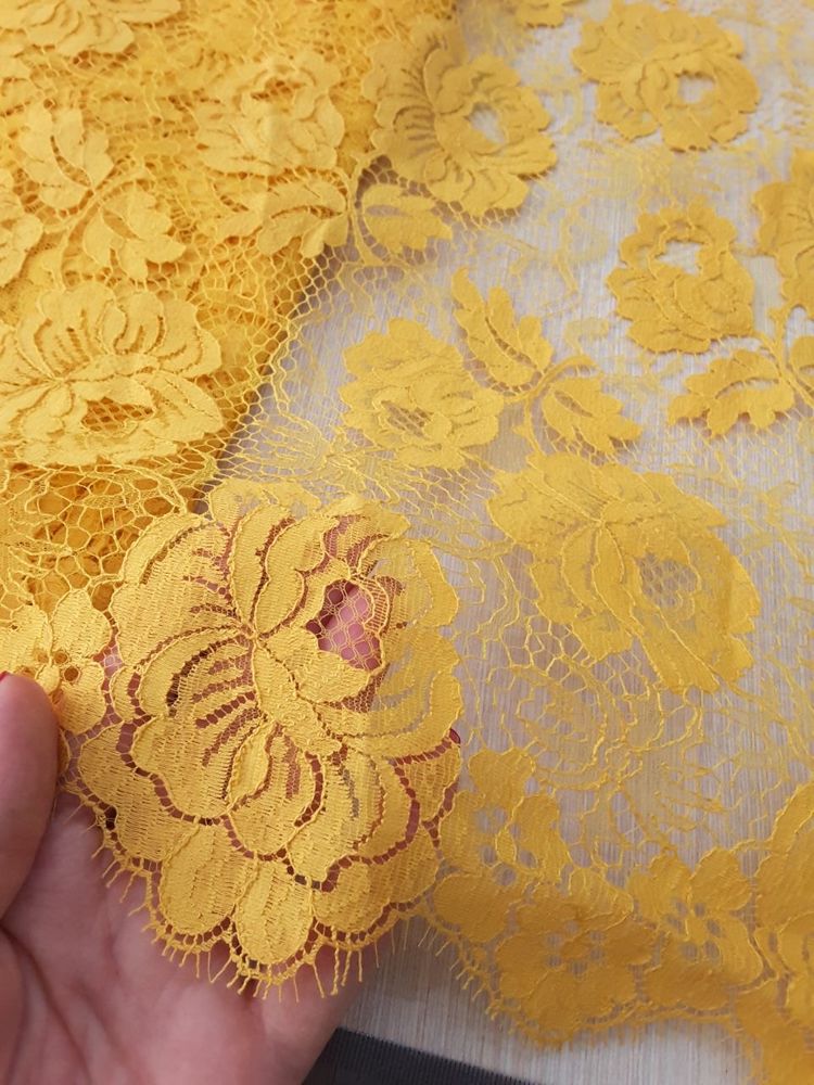 Хлопковое кружево с добавлением вискозы S0lstiss желтого цвета с кардовой нитью