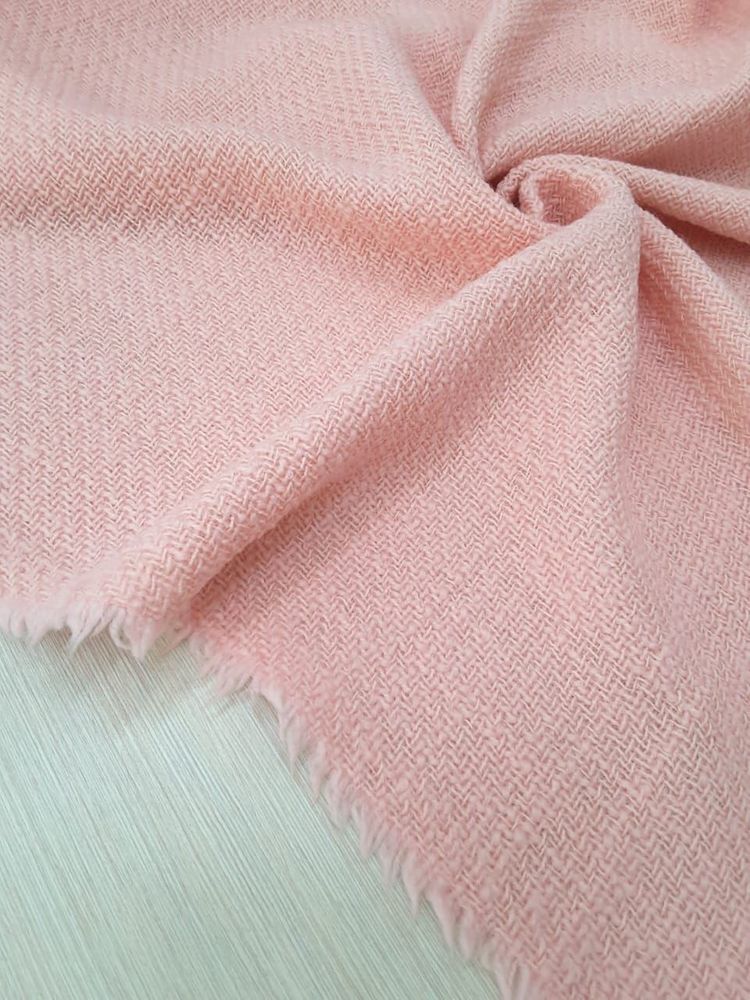 1,7м Твид шерстяной с добавление хлопка Ch@nel персикового цвета