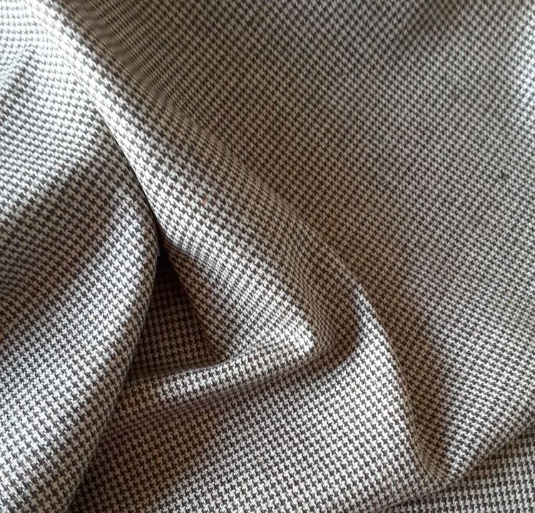 2,58м Костюмный шелк Pr@da в гусиную лапку