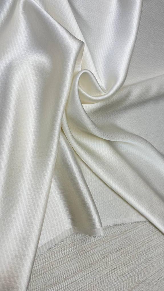 Натуральный атласный шелк с жаккардовым плетением