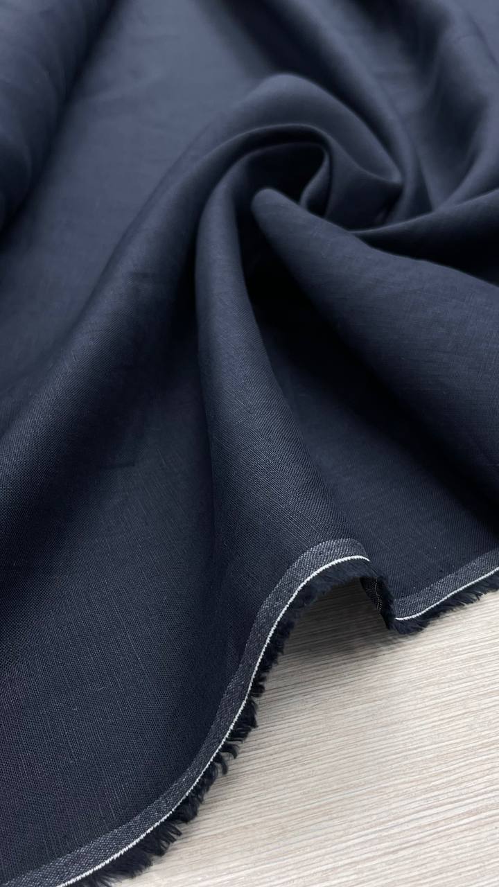 2,57м Костюмный лен цвета воронье крыло