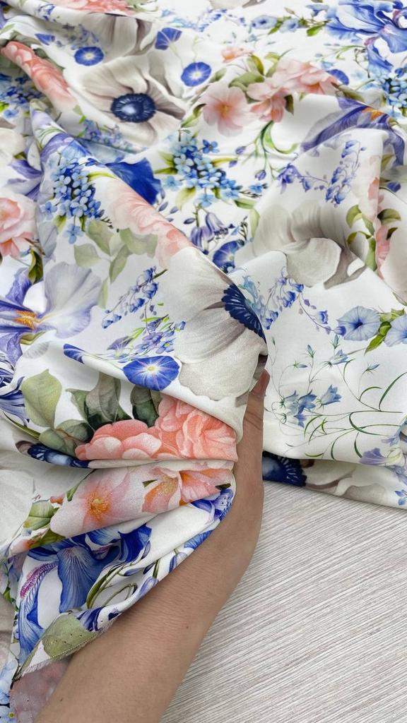 Шелк атласный с эластаном Zim.merman фон белый с цветочным принтом