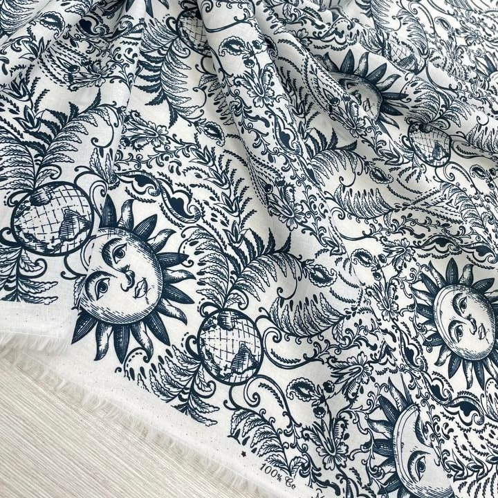 3,5м Батист в стиле Di0r принт синий на белом фоне