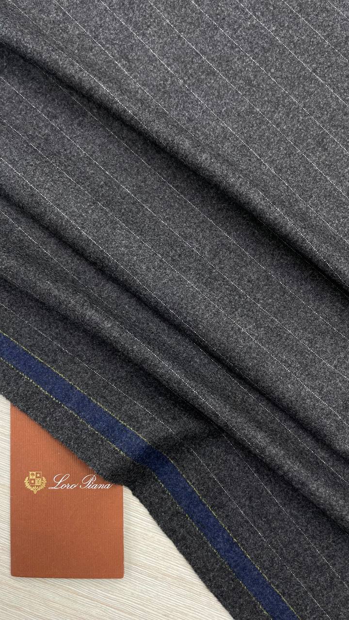 Костюмный кашемир L0ro Pi@na серого цвета в полоску