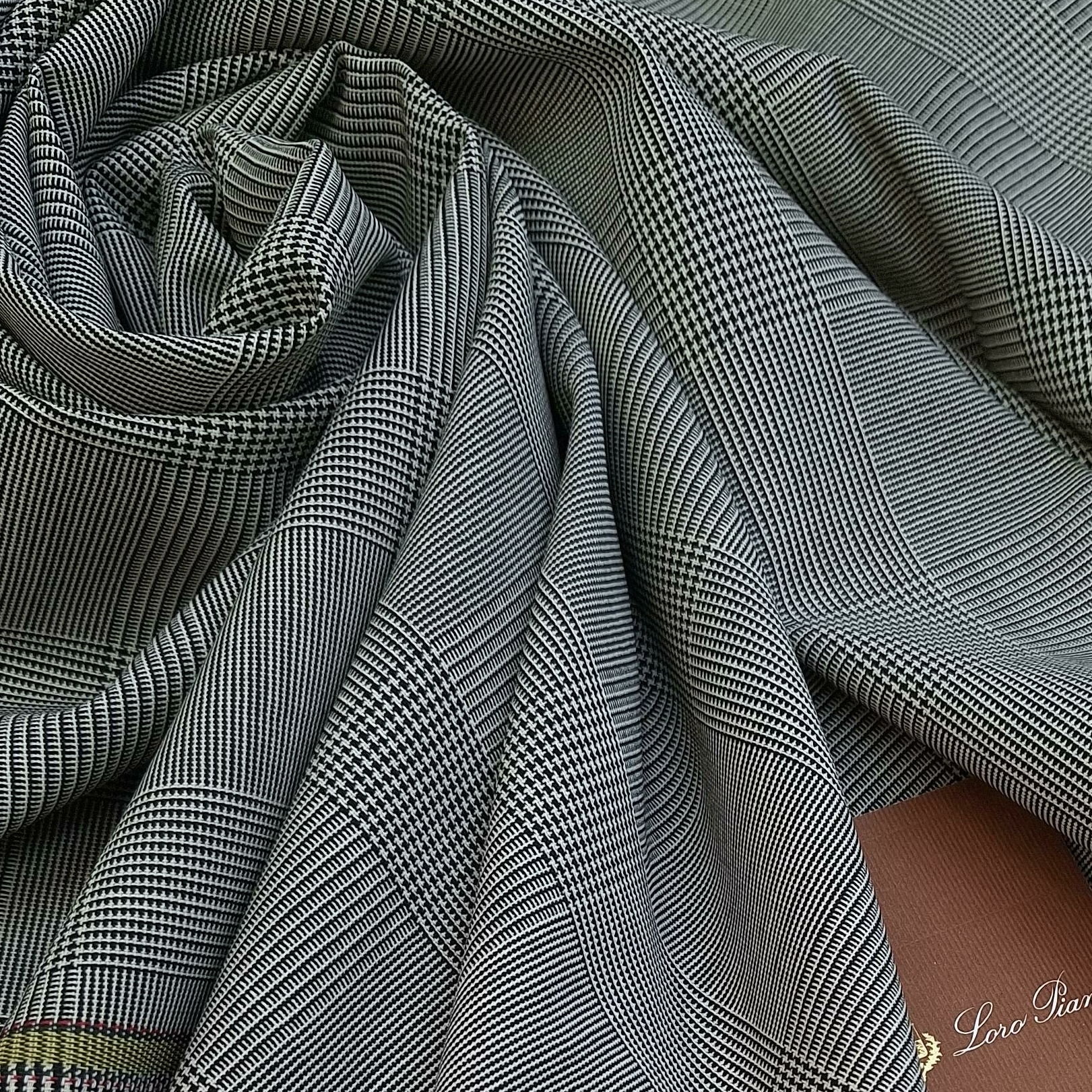 Шерсть с шелком LP в клетку