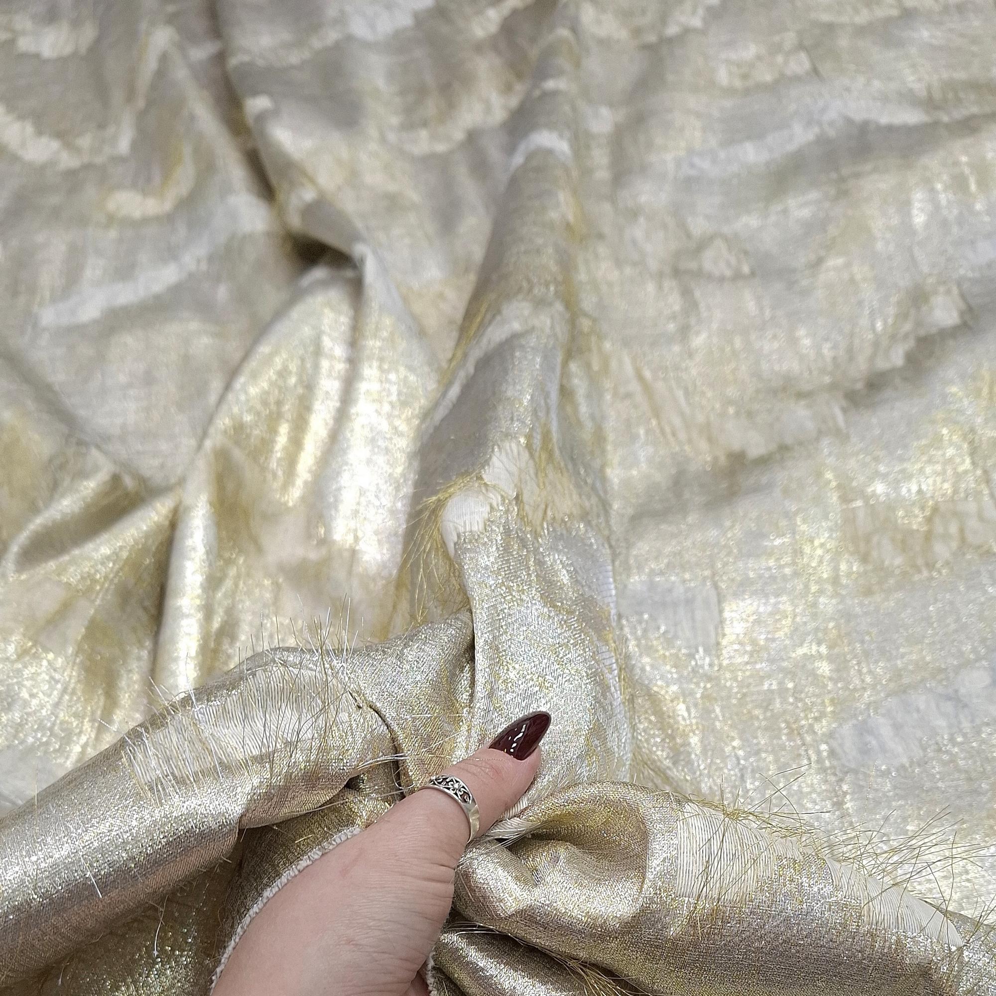 Жаккард Brunel.lo Cuccinel.i3D серебристо-золотой на основе шелк с хлопком