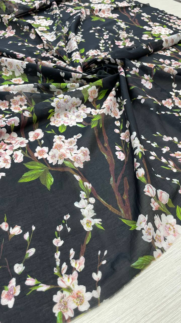 2,05м Батист хлопок с шелком фон черный с цветочным принтом