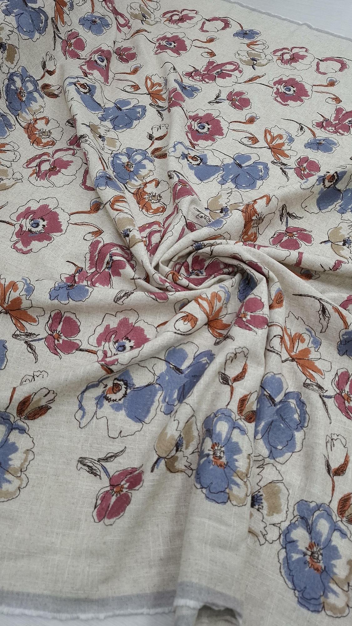 Костюмно-плательный лён с вышивкой гладью цвет натуральный льняной