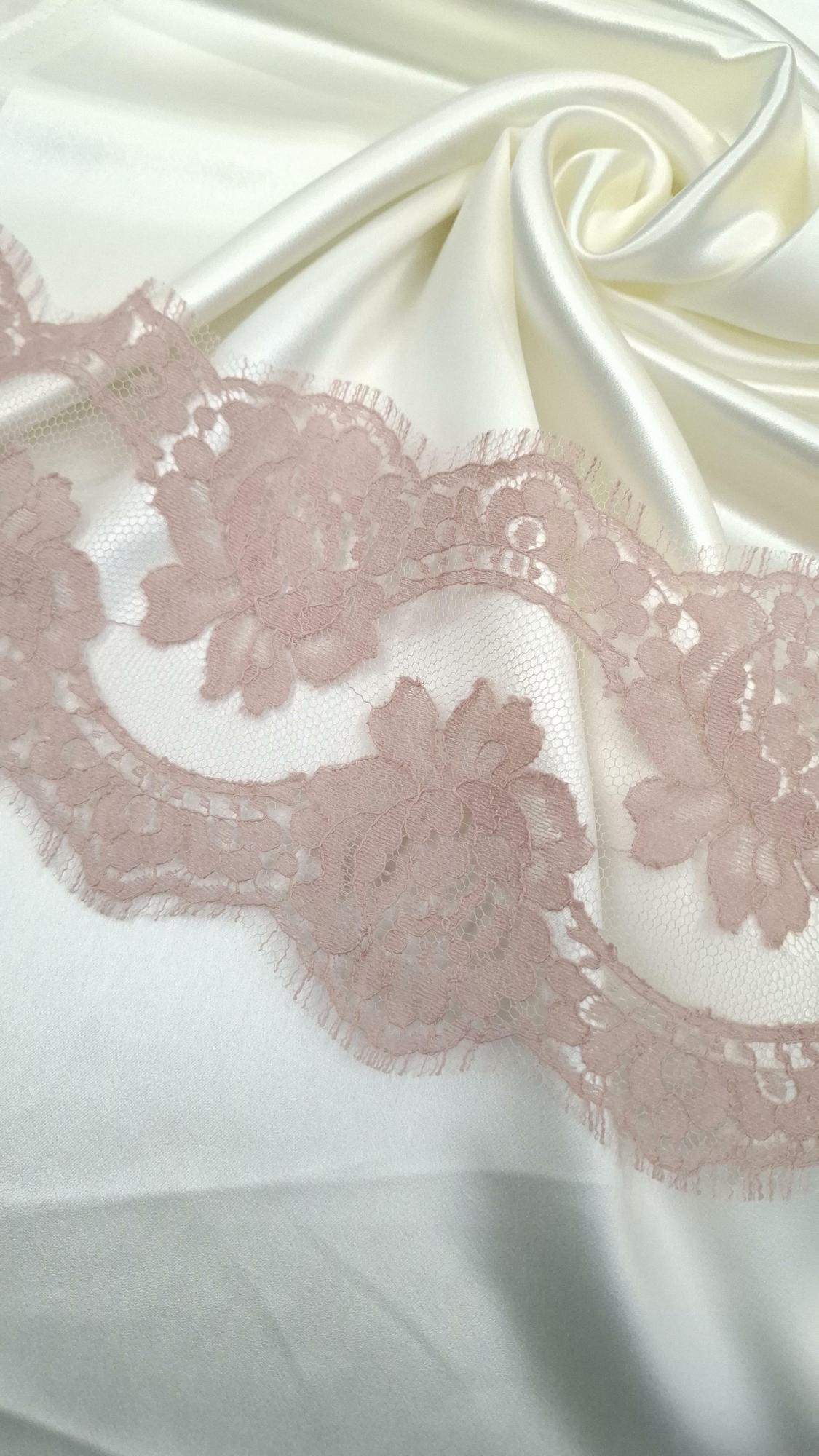 Кружево S0lstiss бежево-розового цвета