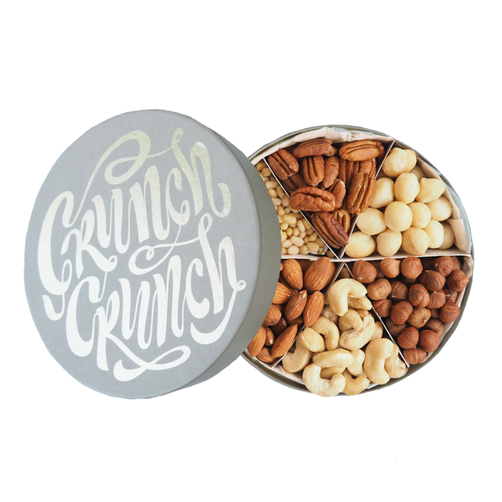 Большая оранжевая коробка орехов и фиников Crunch Crunch