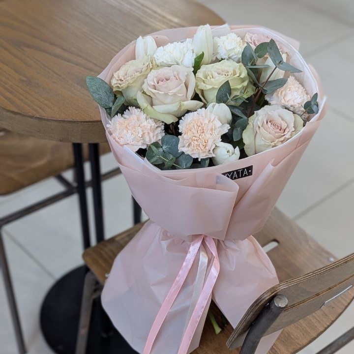 Нюдова елегантність