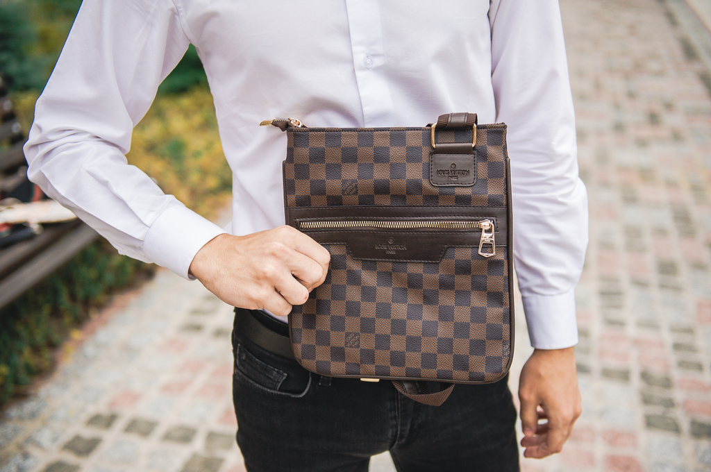 Мужская Сумка через плечо Louis Vuitton коричневая