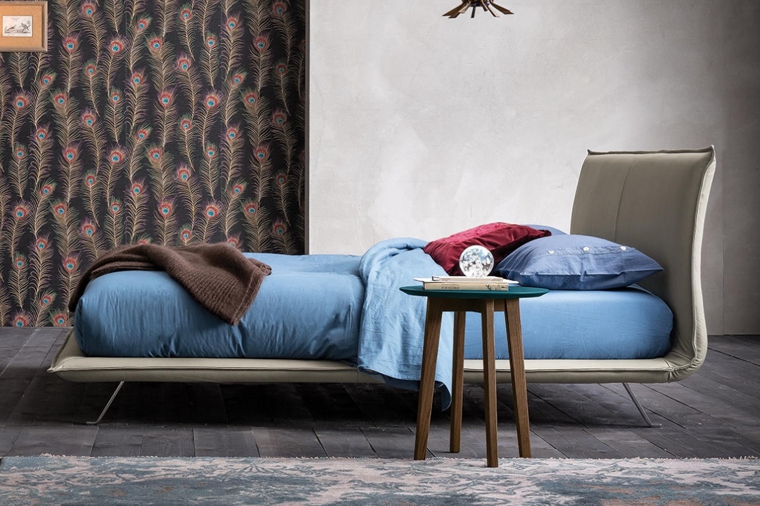 Miegamojo lova,, Space''