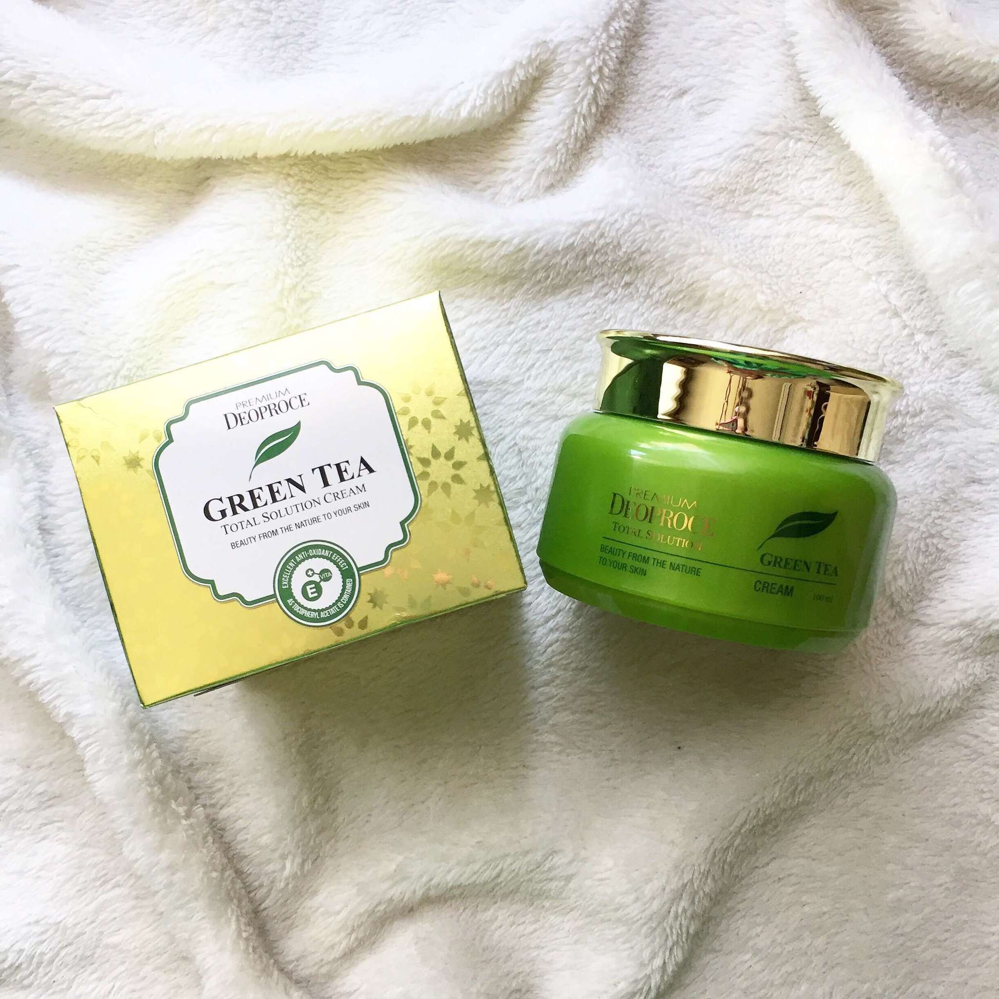 Увлажняющий крем green. Deoproce крем Green Tea. Deoproce " Premium Deoproce Green Tea total solution Cream ". Deoproce крем для лица с экстрактом зеленого чая 100мл. Регенерирующий крем на основе зелёного чая.