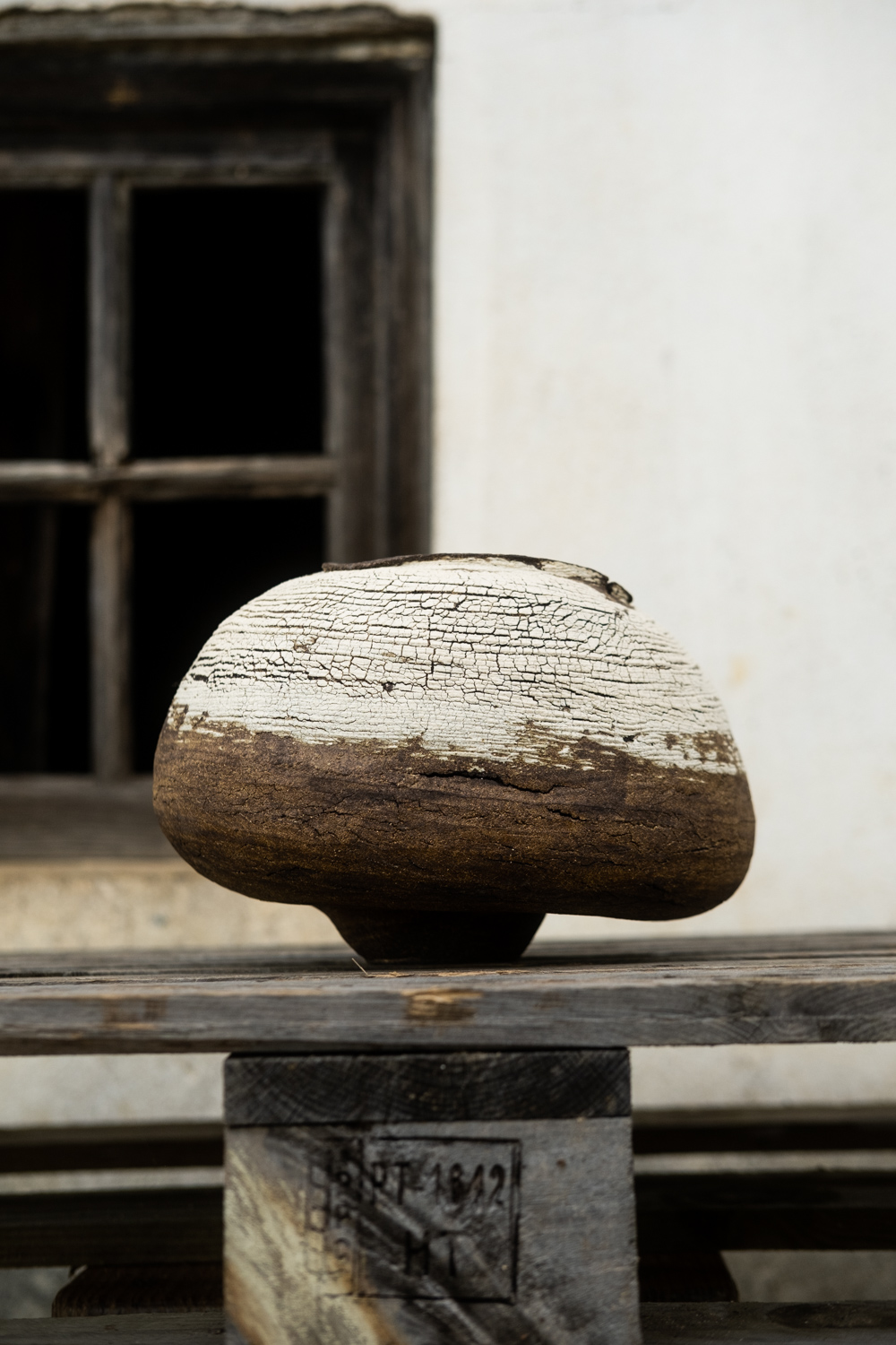 BLACK CLAY CRACKLE VASE