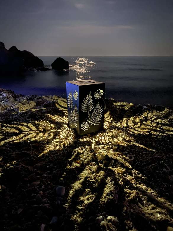 Садовый светильник "Монстера"