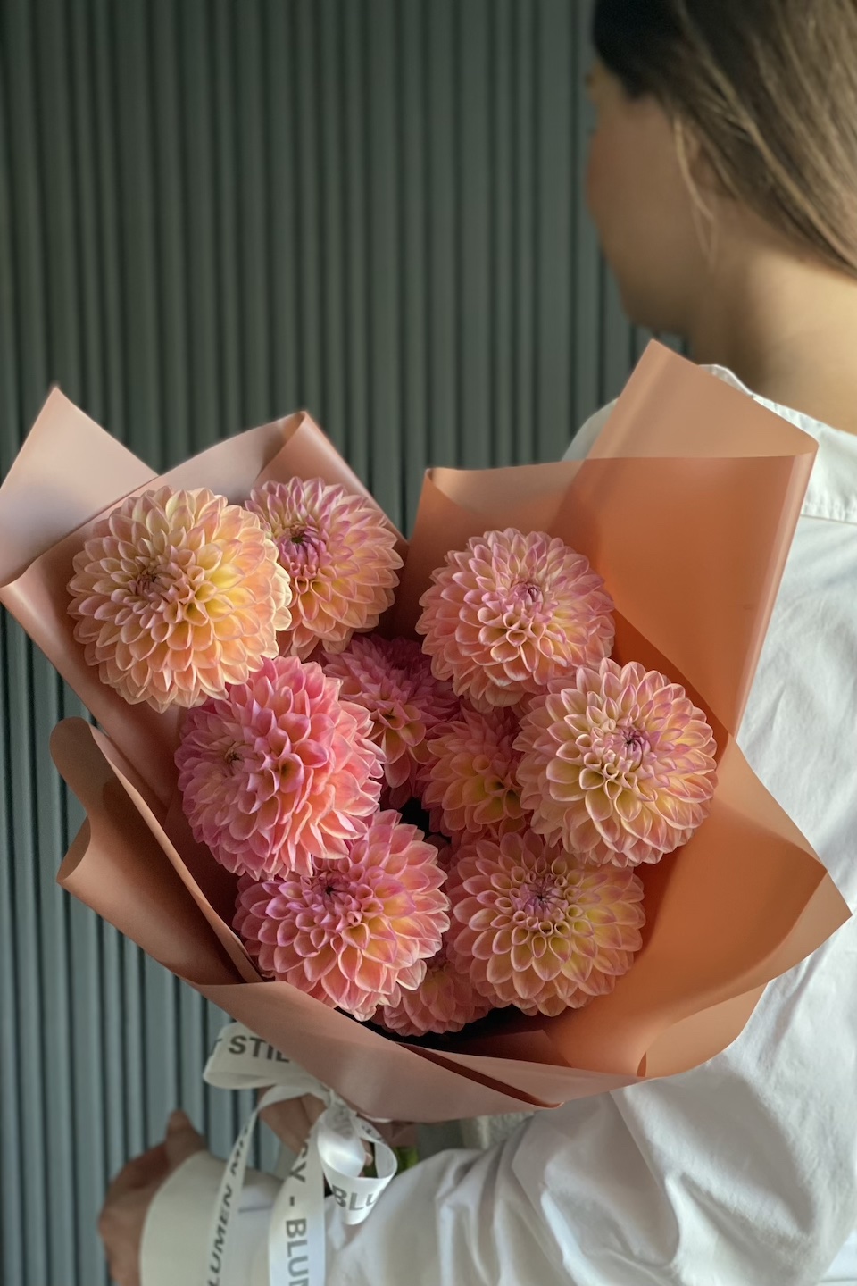 Daisy Mono Strauß "Dahlie apricot"