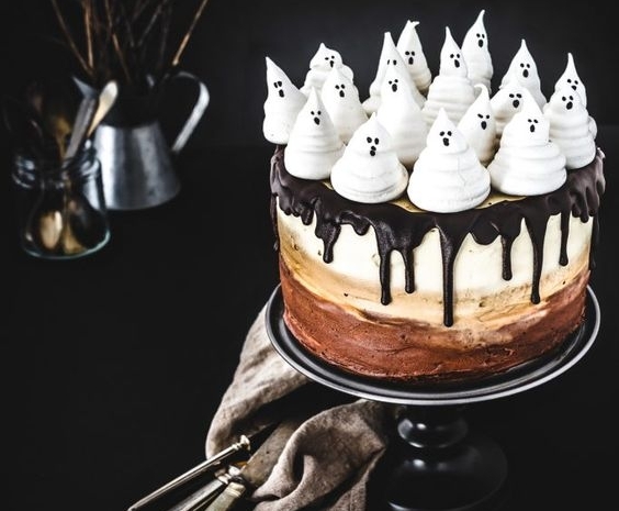 Как приготовить Шоколадный торт с безе на Хэллоуин рецепт пошагово