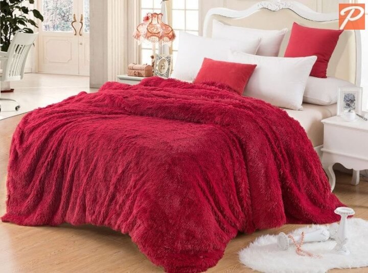 травка плед-покрывало красного цвета