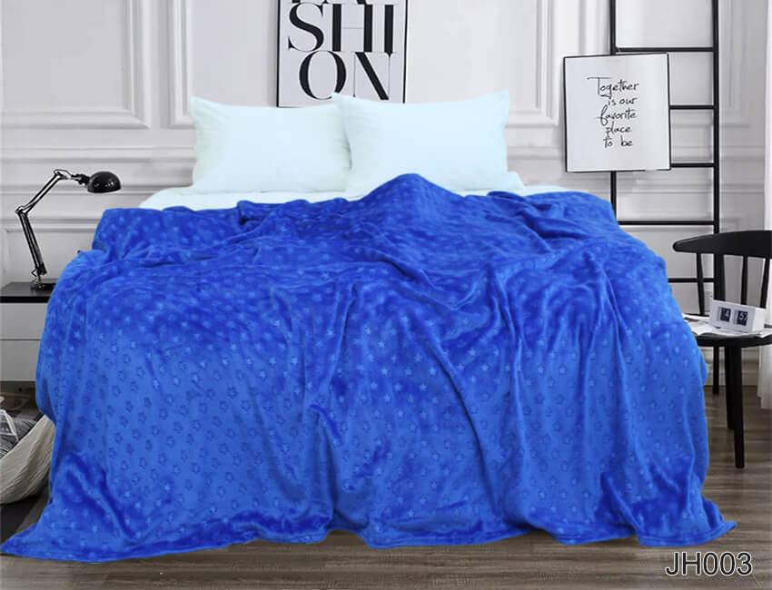 плед на кровать голубого цвета звездочки с тиснением