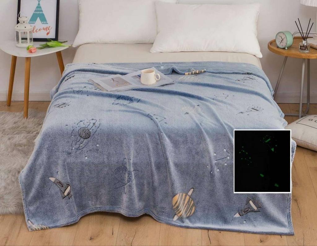 плед светящийся в темноте с планетами