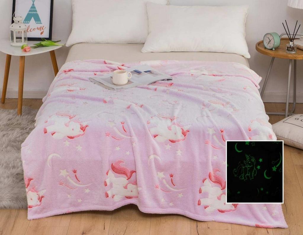 розовый плед светящийся в темноте с единорожками