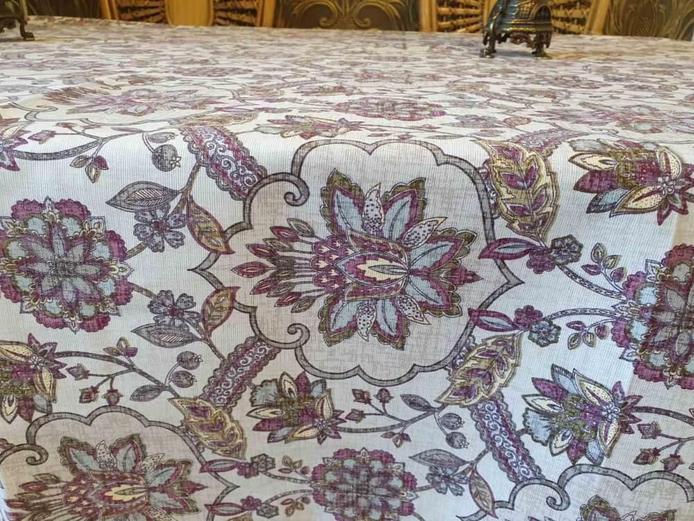 тефлоновая скатерть водоотталкивающая на овальный стол с рисунком фиолетовые цветы фото 1