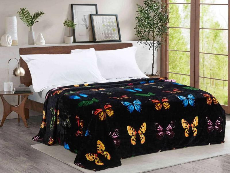черный плед на кровать с бабочками