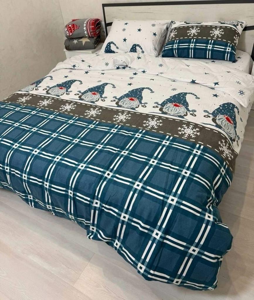 новогоднее постельное белье с гномиками в бирюзовую клеточку фото 1