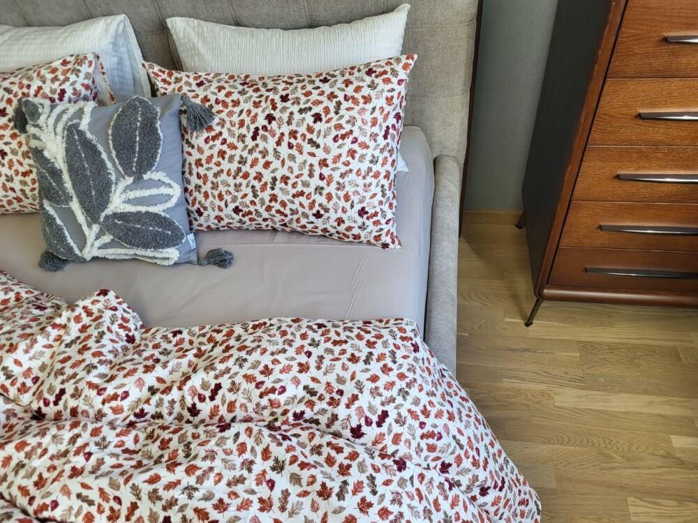 постельное белье фланель (байка) с коричневыми листьями и однотонной серой простыней фото 1