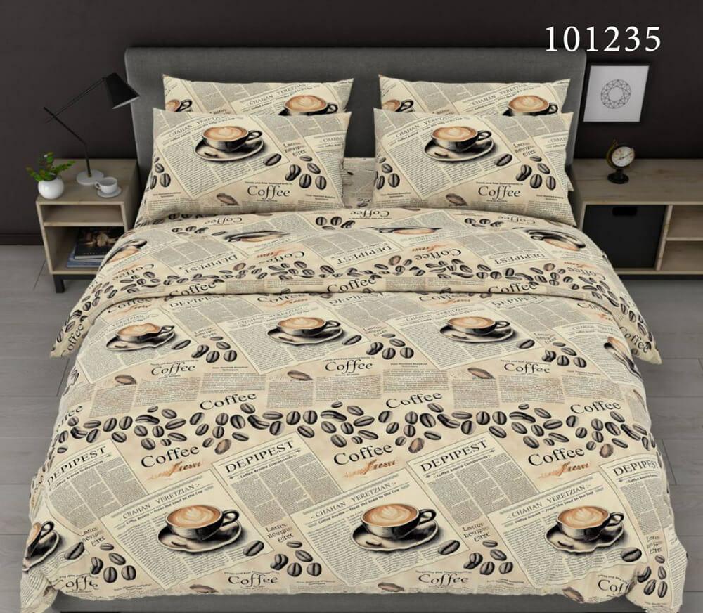 бежевое постельное белье с газетой и чашкой кофе