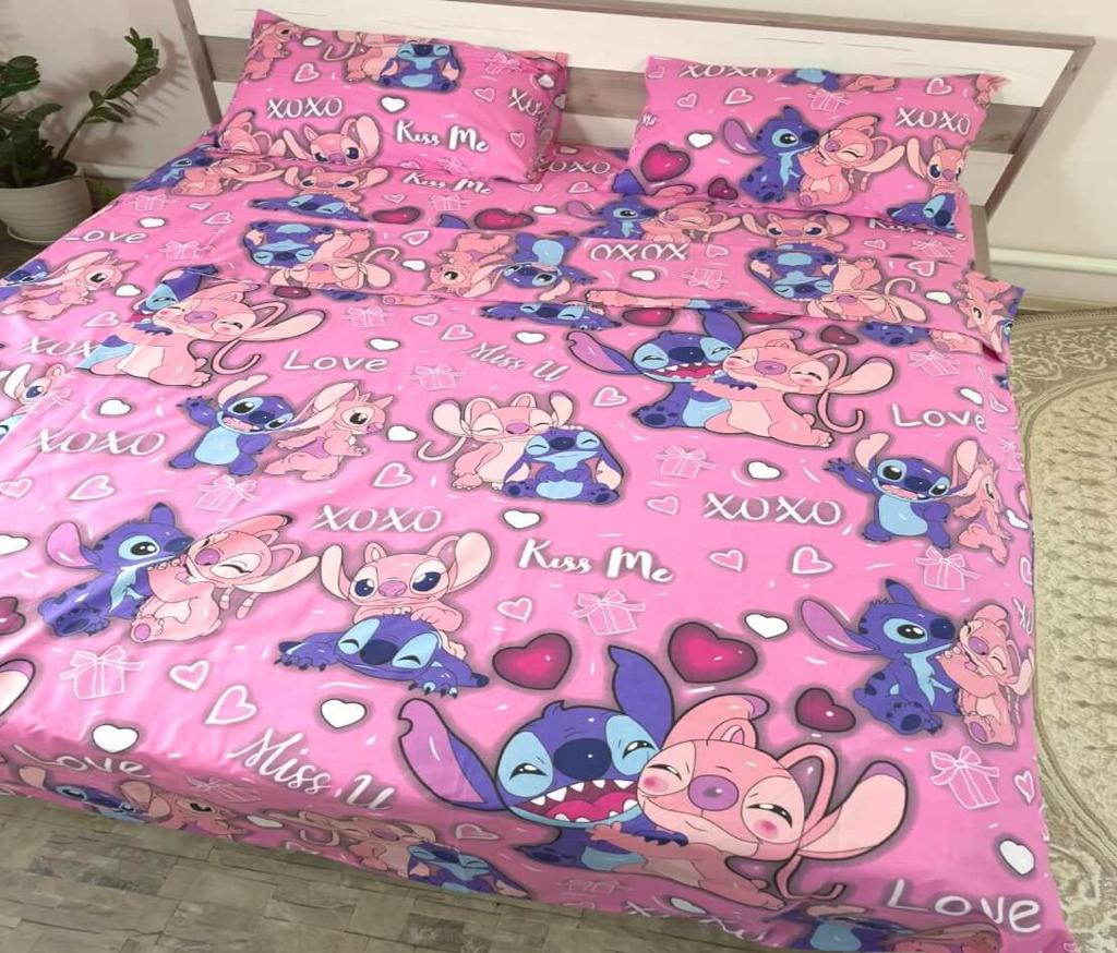 Постельное белье Стич на розовом фоне