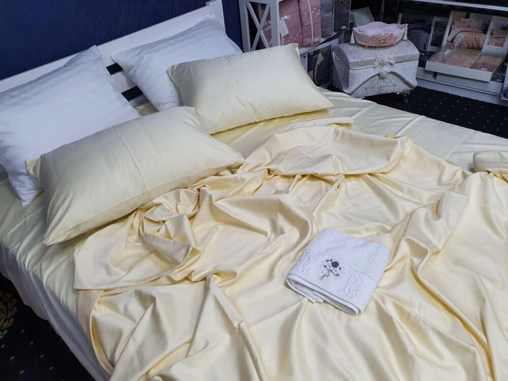 однотонное постельное белье сатин премиум цвета шампань фото 1