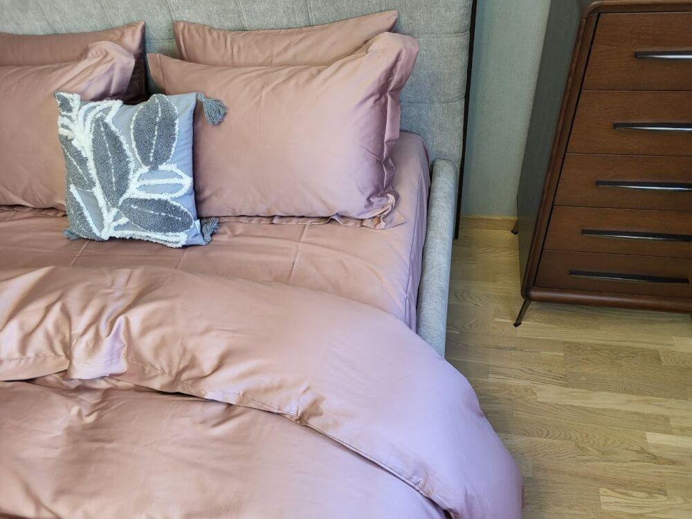 однотонное постельное белье сатин светлого сливового цвета фото 1