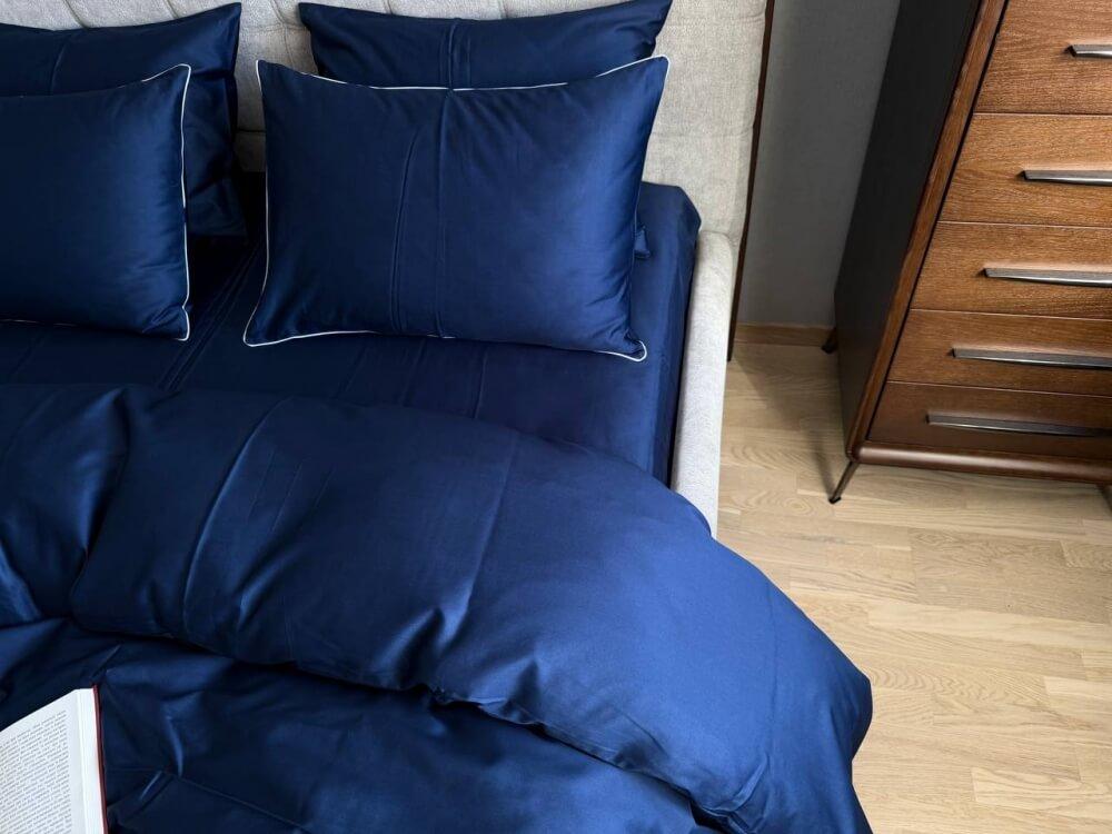 однотонное постельное белье сатин синего цвета наволочки с кантом фото 1