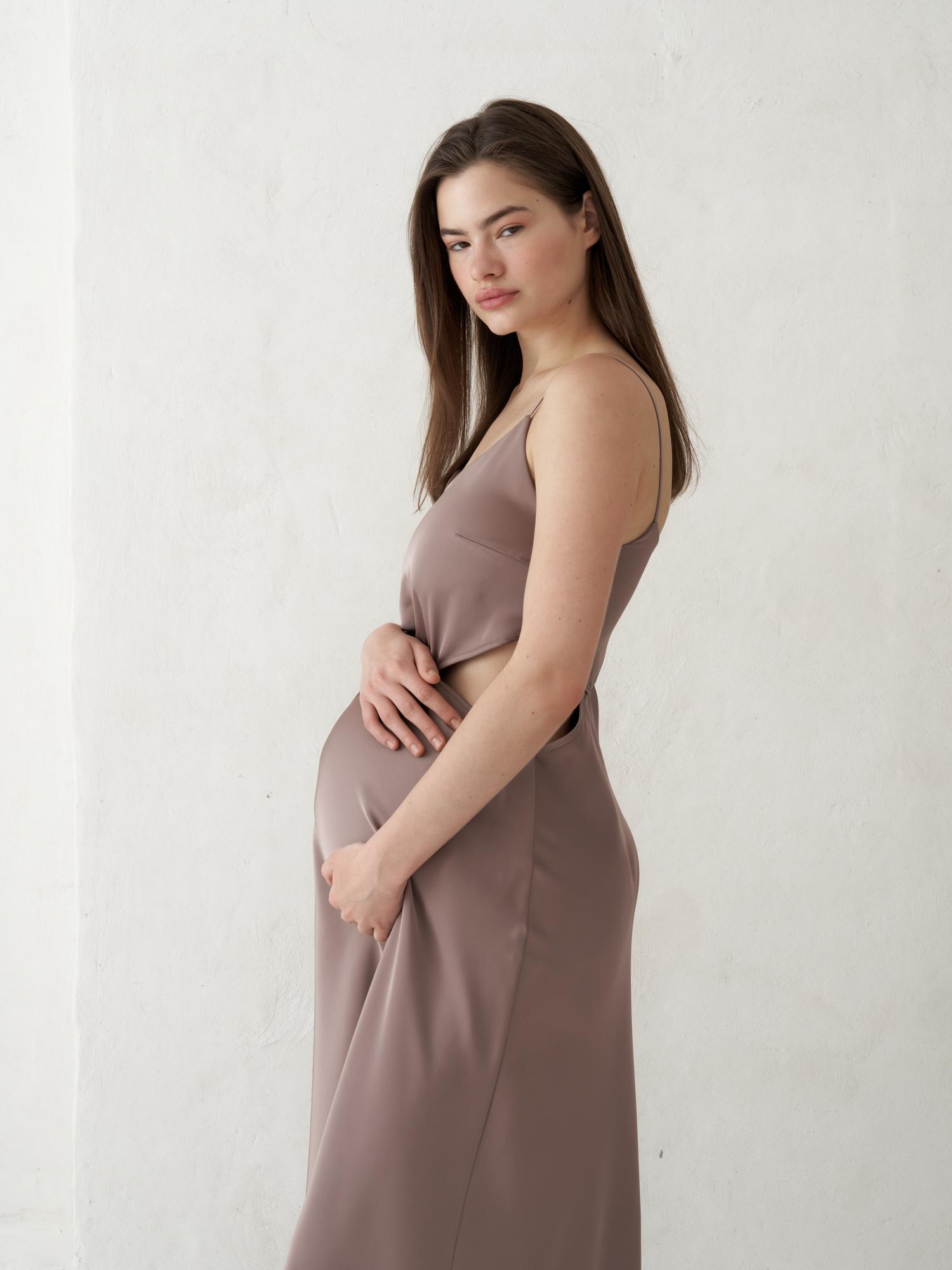 Платье с открытыми боками