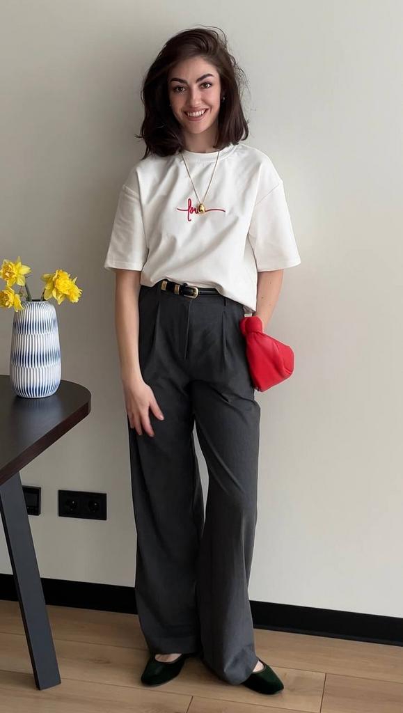 Футболка молочна з високоякісної бавовни