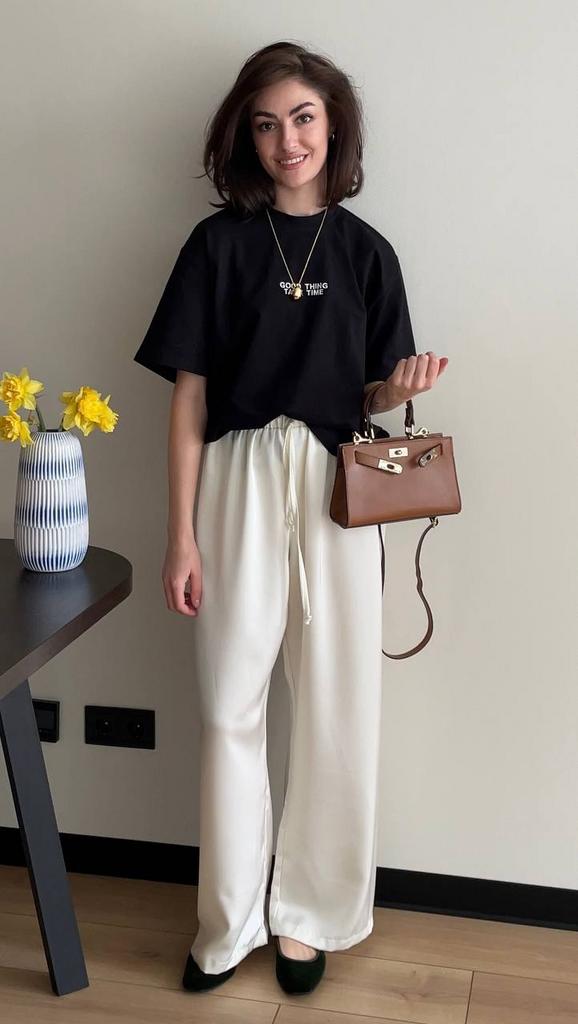 Футболка чорна з високоякісної бавовни