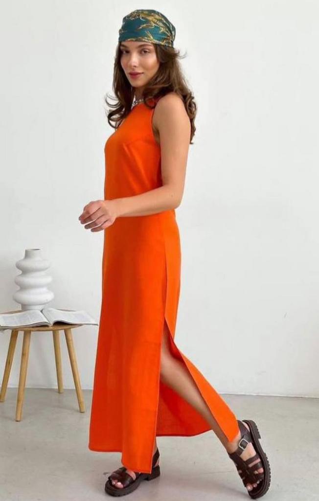 Помаранчева сукня з льону