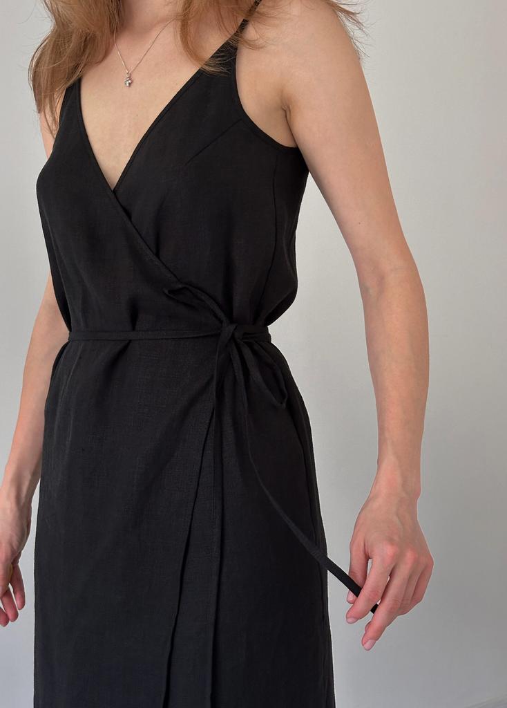 Сукня на запах з льону чорна