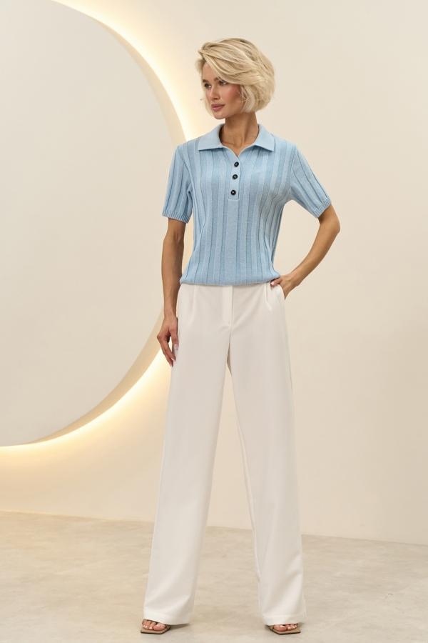 Поло блакитного кольору