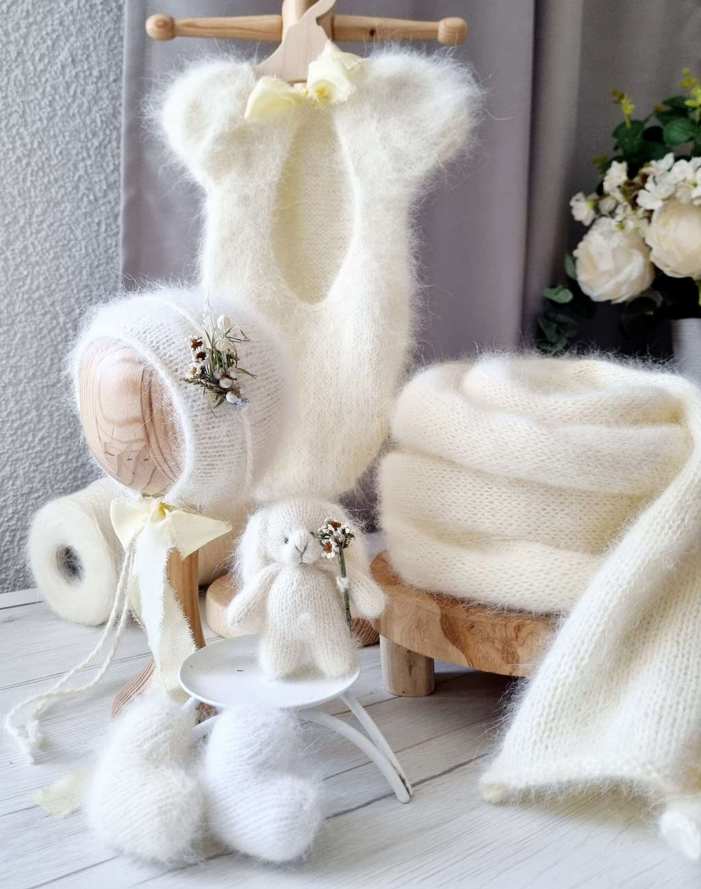 SET Easter Bunny with Flowers and Wrap