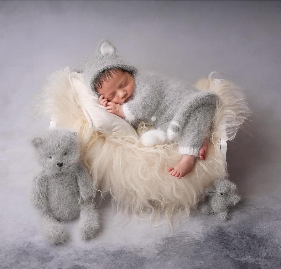 SET little and big Cat