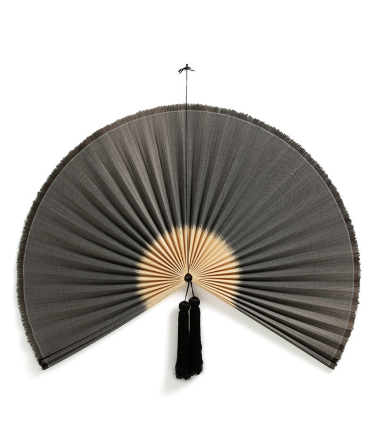 Украшение настенное в виде веера