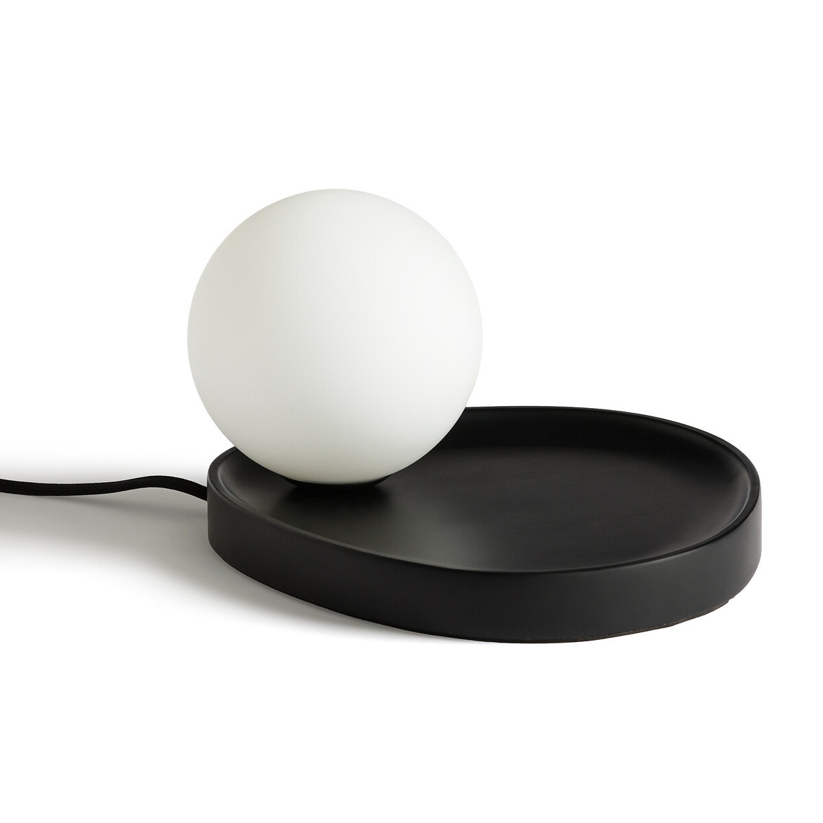 Лампа настольная с шаром из опалового стекла