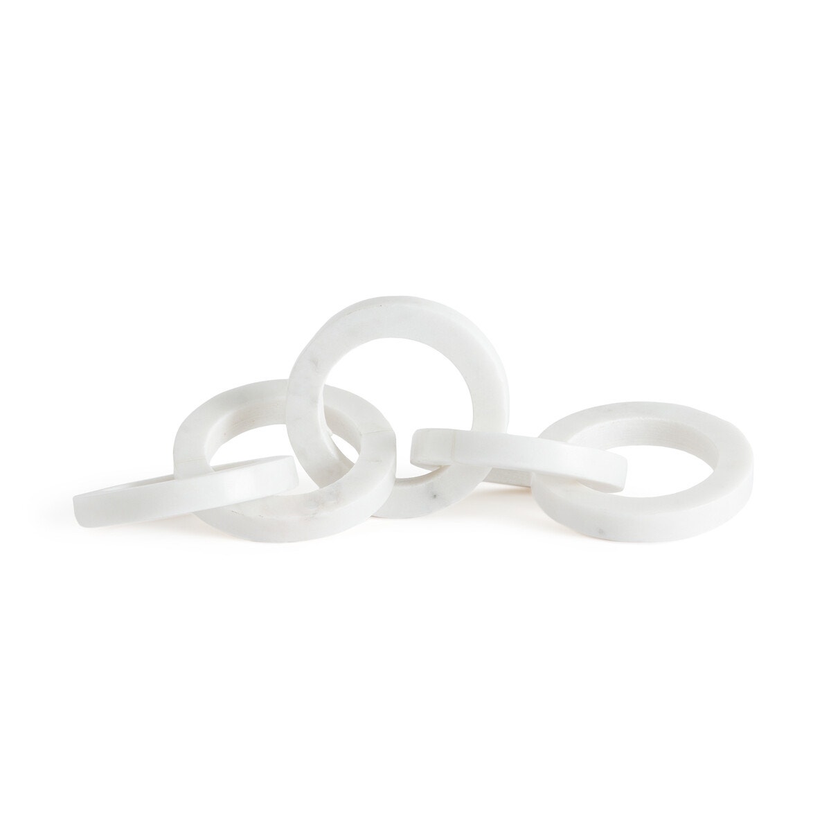 Цепь из плотно соединенных колец из мрамора