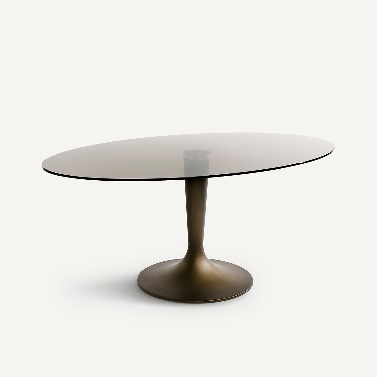 Столик с овальной столешницей из дымчатого стекла