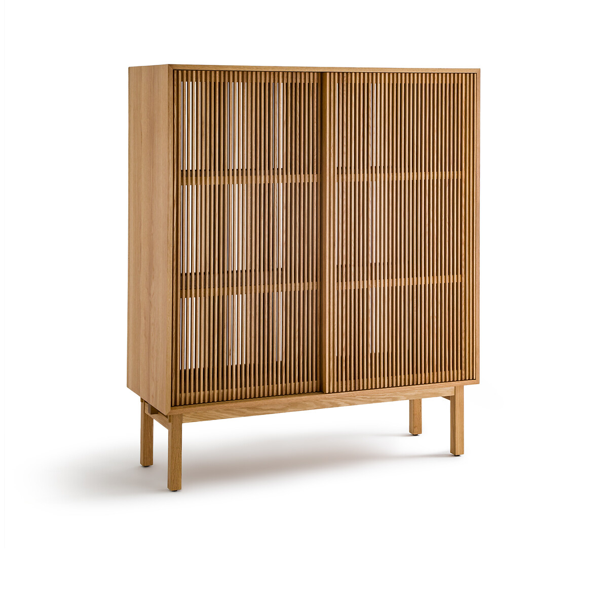 Высокий сервант из дуба